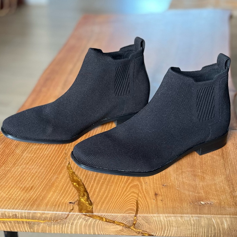 Vivaia Square-Toe Water-Repellent Ankle Boots, Black, size 41.5